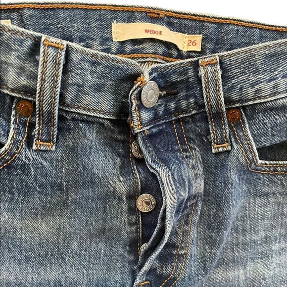 LEVI'S WEDGIE JEANS Distressed Size 26 - Picture 5 of 6